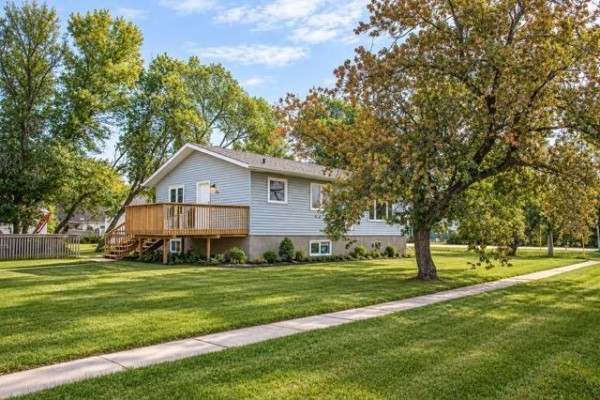 Living room - 49 Thompson Drive, Riverton, MB R0C2R0 Photo 3