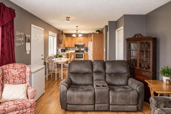 Primary Bedroom - 49 Thompson Drive, Riverton, MB R0C2R0 Photo 4