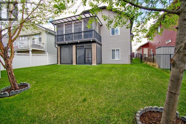 49 Thornfield Close Se, Airdrie, AB, photo 2