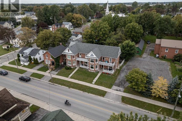 49/51 Bridge Street W, Greater Napanee, ON K7R2C4 Photo 2