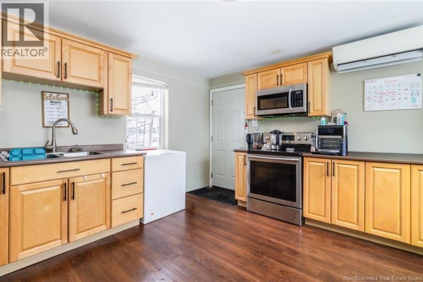 Kitchen - 490 Golf Street, Bathurst, NB E2A2K7 Photo 5