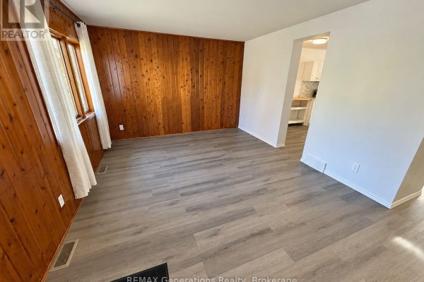 Laundry room - 490 Lanark Crescent, Thunder Bay, ON P7A7P9 Photo 3