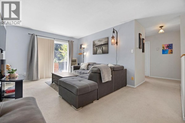 Living room - 4900 Okanagan Avenue Unit# 408, Vernon, BC V1T8S1 Photo 5