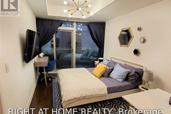 Living room - 4902 - 14 York Street, Toronto, ON M5R2G3 Photo 2