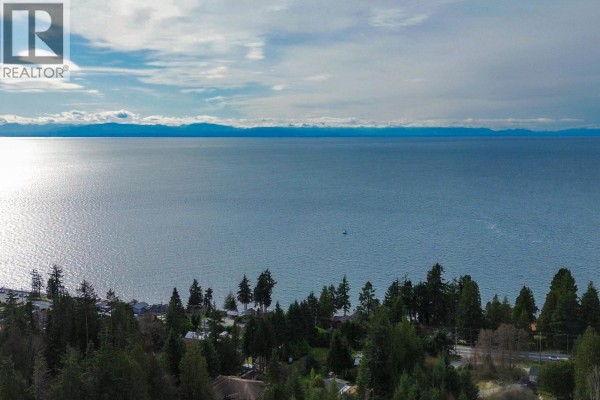 4902 Laurel Avenue, Sechelt, BC, photo 3