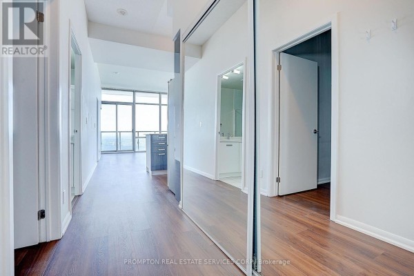 Living room - 4903 - 832 Bay Street, Toronto, ON M5S1Z6 Photo 5