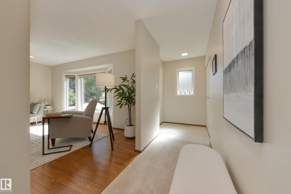 4904 11 Av Nw, Edmonton, AB, photo 2