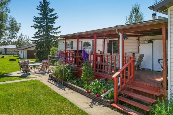 Kitchen - 4905 46 Av, Violet Grove, AB T7A2A1 Photo 3
