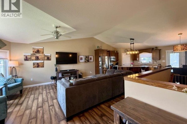 4pc Bathroom - 4905 5 Avenue, Chauvin, AB T0B0V0 Photo 5