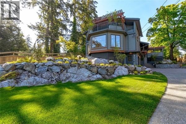 4906 Cordova Bay Rd, Saanich, BC, photo 2