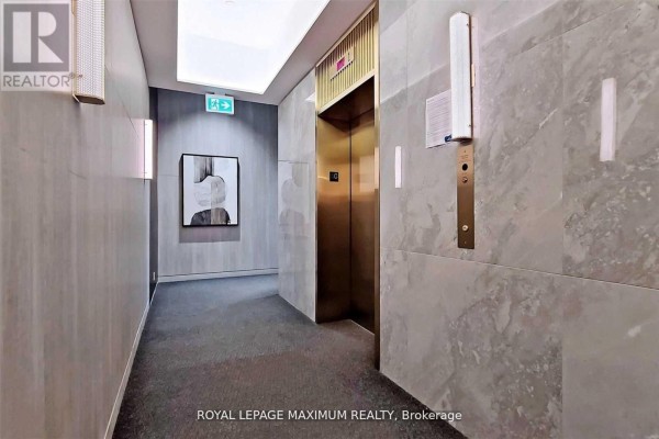 4907 - 898 Portage Parkway, Vaughan, ON, photo 3