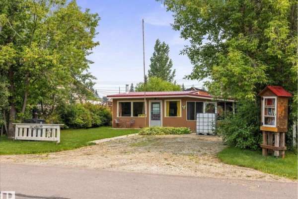 4907 54 St, Rural Lac Ste  Anne County, AB, photo 3
