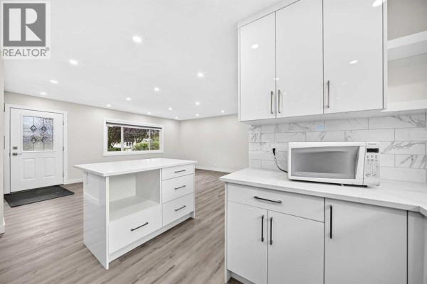 Bedroom - 4908 Marlborough Drive Ne, Calgary, AB T2A2Z6 Photo 5