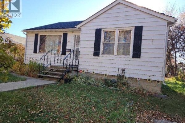 4913-57 Ave ., High Prairie, AB, photo 3
