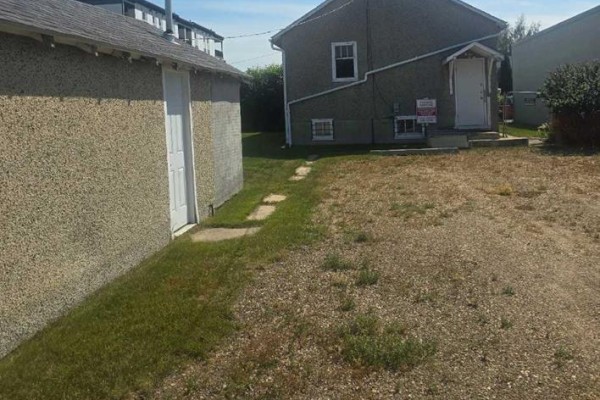 4914 46 Street, Red Deer, AB, photo 2
