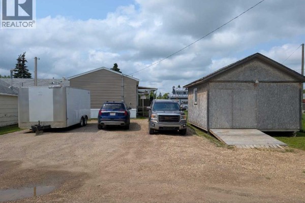 4pc Bathroom - 4915 1 Street, Donnelly, AB T0H1G0 Photo 4