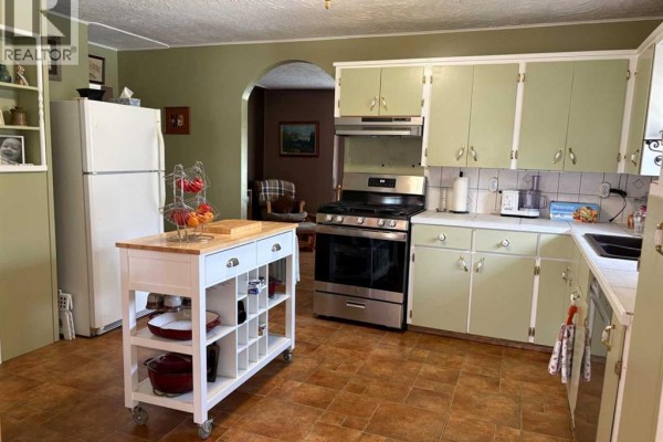 Living room - 4915 50 Avenue E, Bluffton, AB T0C0M0 Photo 3
