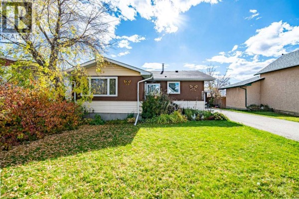 Primary Bedroom - 4915 51 Avenue, Eckville, AB T0M0X0 Photo 2