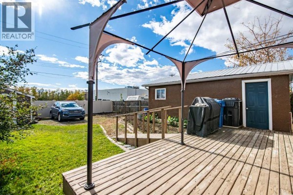 Kitchen - 4915 51 Avenue, Eckville, AB T0M0X0 Photo 4