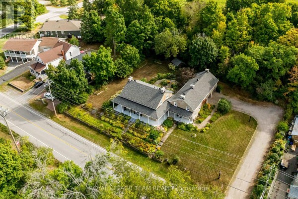 492 River Road, Mississippi Mills, ON, photo 2