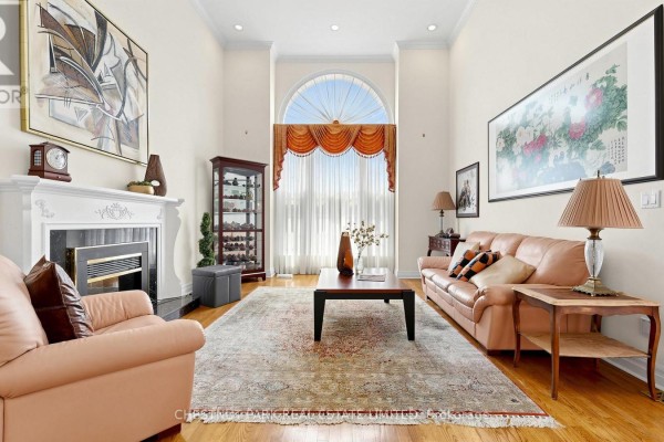 492 Ruth Avenue, Toronto, ON, photo 2