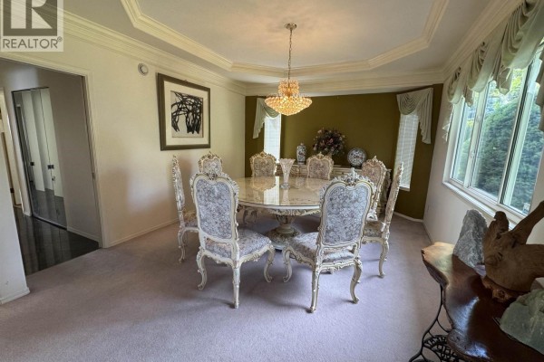 4920 Sardis Crescent, Burnaby, BC V5H3K3 Photo 5