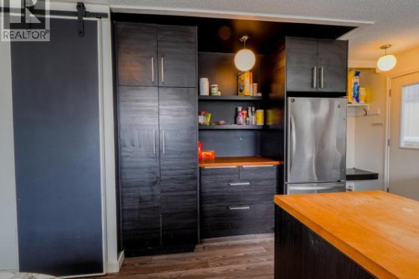Dining room - 4921 46 Street, Yellowknife, NT X1A1L1 Photo 3