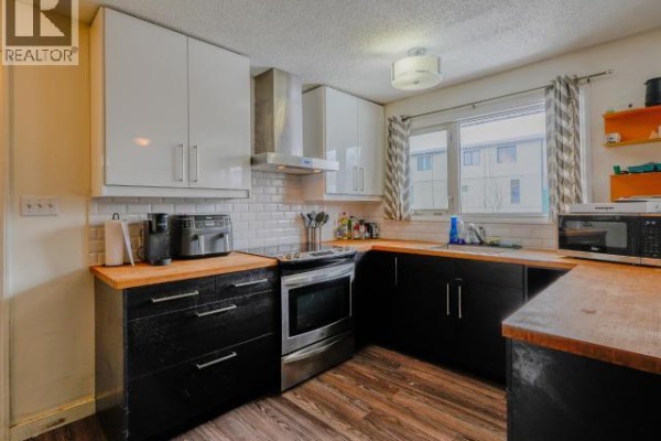 Dining room - 4921 46 Street, Yellowknife, NT X1A1L1 Photo 4