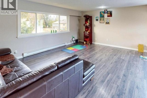 3pc Bathroom - 4922 Saskatchewan Ave, Powell River, BC V8A3G4 Photo 5