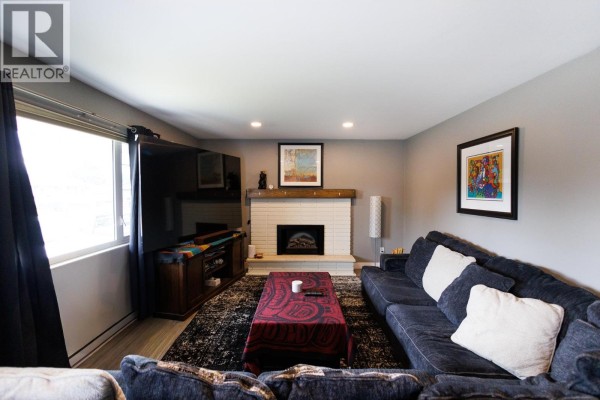 4922 Scott Avenue, Terrace, BC, photo 2