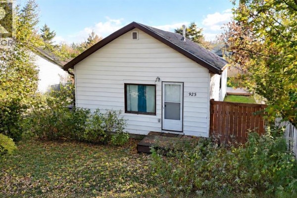 Residential for sale at 4925 59th Avenue, High Prairie, AB - MLS® bpsrQO
