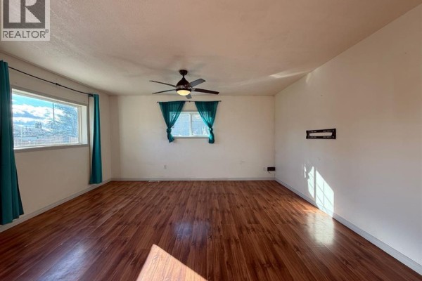 4925 59th Avenue, High Prairie, AB T0G1E0 Photo 4