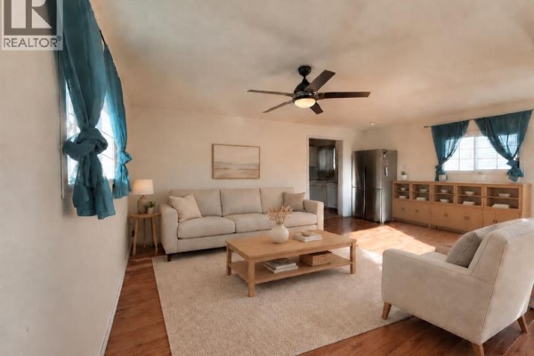 4925 59th Avenue, High Prairie, AB T0G1E0 Photo 5