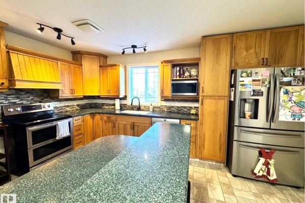 Kitchen - 4928 50 Ave., Entwistle, AB T0E0S0 Photo 3