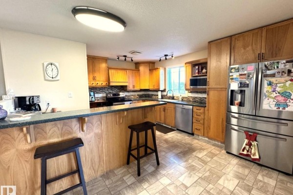 Family room - 4928 50 Ave., Entwistle, AB T0E0S0 Photo 4