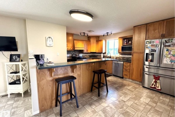 Primary Bedroom - 4928 50 Ave., Entwistle, AB T0E0S0 Photo 5