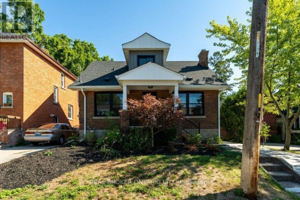 493 Crosby Avenue, Burlington, ON, photo 2