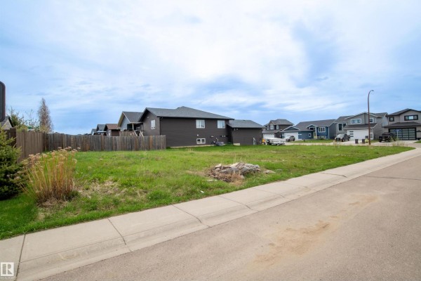 4930 57 Av, Cold Lake, AB T9M0E7 Photo 5
