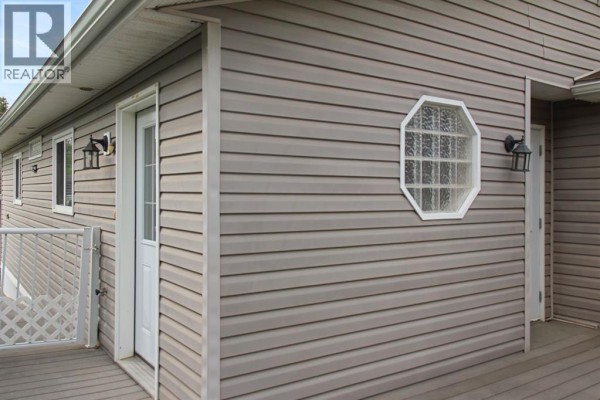 4pc Bathroom - 4932 51 Street, Lougheed, AB T0B2V0 Photo 5