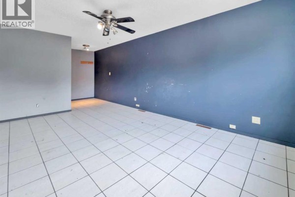 4939, 49 Street, Rocky Mountain House, AB, photo 2