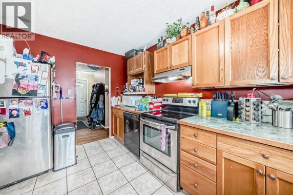 4pc Bathroom - 4939 45 Street, Innisfail, AB T4G1M4 Photo 4