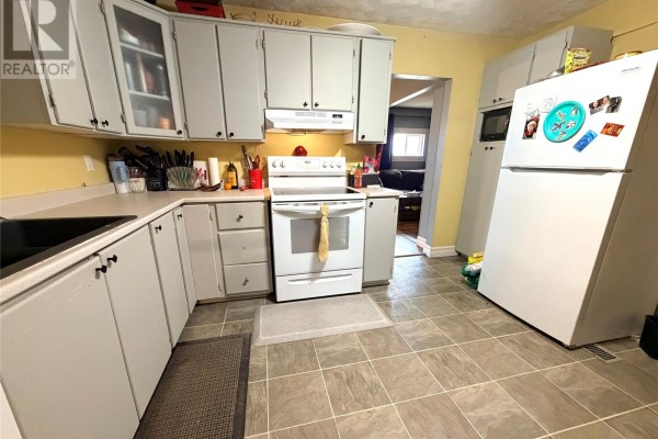 Bath (# pieces 1-6) - 494 Main Street, Bishop S Falls, NL A0H1C0 Photo 2