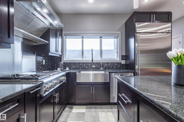 4949 Terwillegar Cm Nw, Edmonton, AB T6R0G5 Photo 4