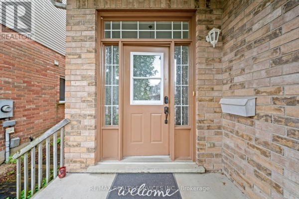 495 Brigantine Drive, Waterloo, ON N2K4B7 Photo 2