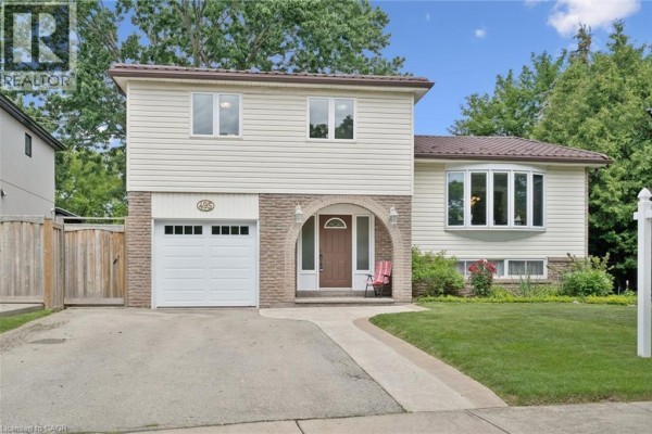 495 Tipperton Crescent, Oakville, ON, photo 2