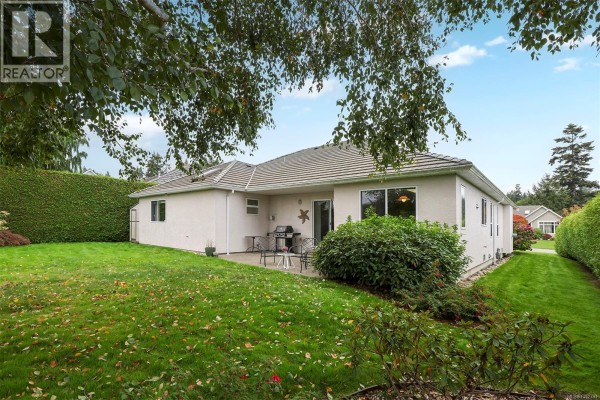 Entrance - 495 Troon Close, Qualicum Beach, BC V9K1C9 Photo 2
