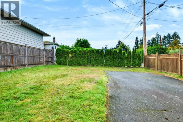 4954 Maitland St, Port Alberni, BC, photo 2