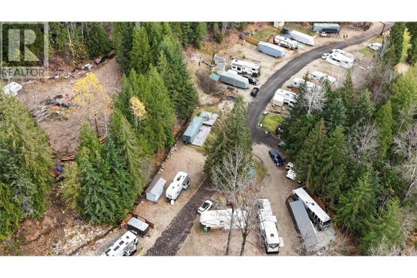 4955 Camp Creek Road Unit# 16 Lot# 16, Revelstoke, BC V0E2J0 Photo 4