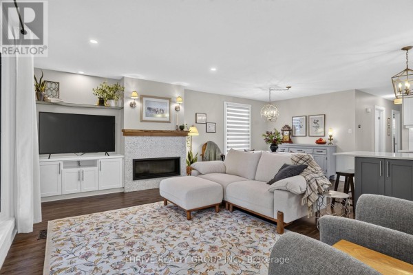 Living room - 496 Belvedere Avenue, London South, ON N6K2R2 Photo 5