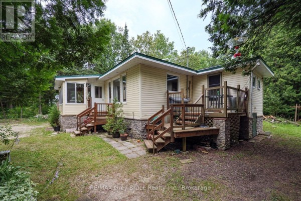 Kitchen - 496 Berford Lake Road, South Bruce Peninsula, ON N0H2T0 Photo 3